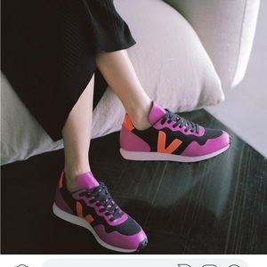 Veja Vegan Mesh Sneaker, Women’s size 6, EUR 37